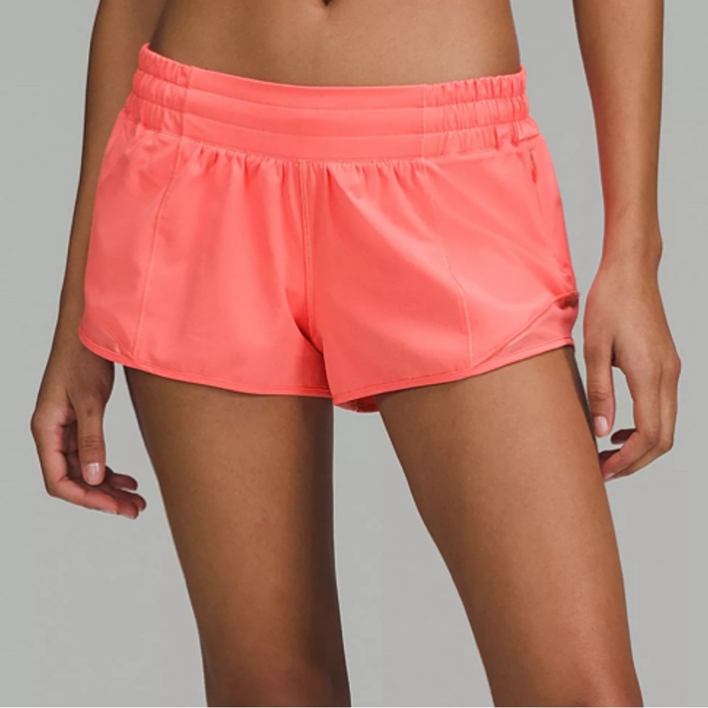 lululemon raspberry cream hotty hots size 4 2.5”